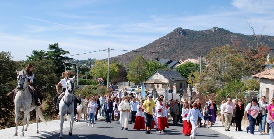 Hoyo de Manzanares se vuelca en las fiestas en honor a Nuestra Señora del Rosario