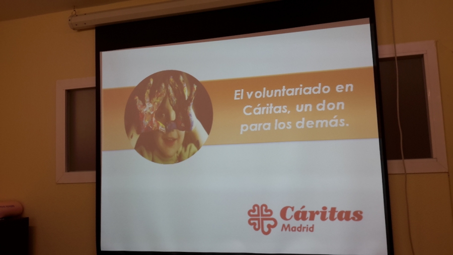 La parroquia de San Juan de Mirasierra acoge una charla de Cáritas Madrid sobre voluntariado
