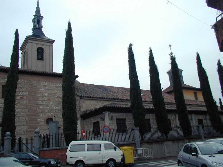 San Miguel de Fuencarral celebra a su titular con una Eucaristía y rastrillo a favor de Cáritas parroquial