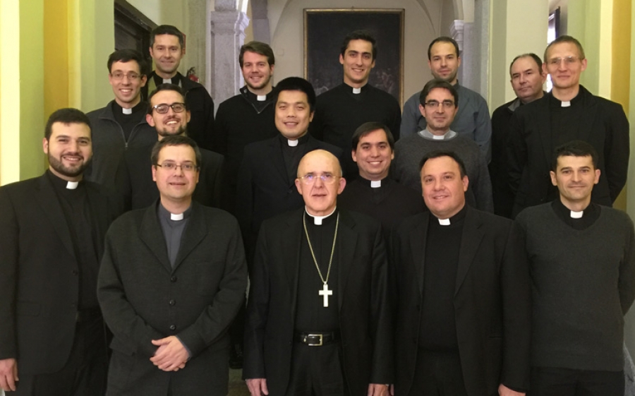 El cardenal participa en el retiro para sacerdotes ordenados en los cinco últimos años