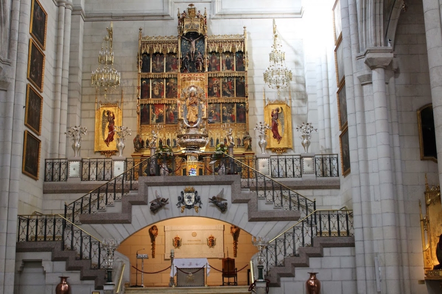 La Corte de Honor infantil celebra su Misa anual en la catedral de la Almudena