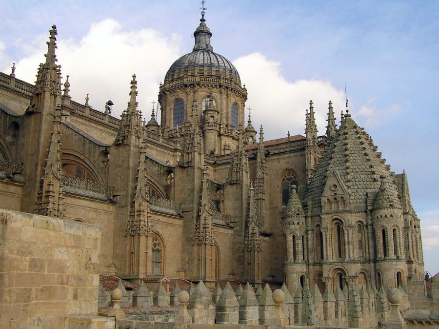 La parroquia Nuestra Señora de la Vega peregrina a Salamanca