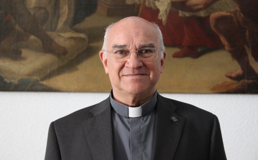 El padre Ángel Camino visita tres hospitales de la Vicaría VIII