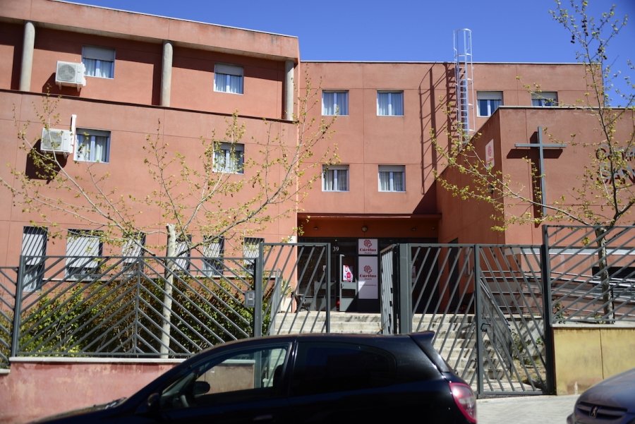 Comienza el curso de Limpieza de superficies y mobiliario en el centro de capacitación laboral San Felipe Neri de Cáritas Madrid