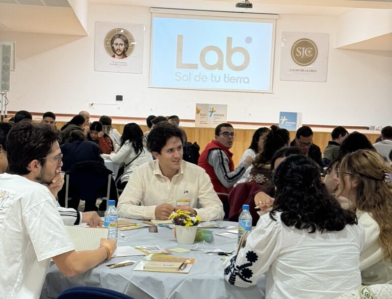 91637527 718B 412C AFA5 4676F14D65F8 1 105 c e1750925108131