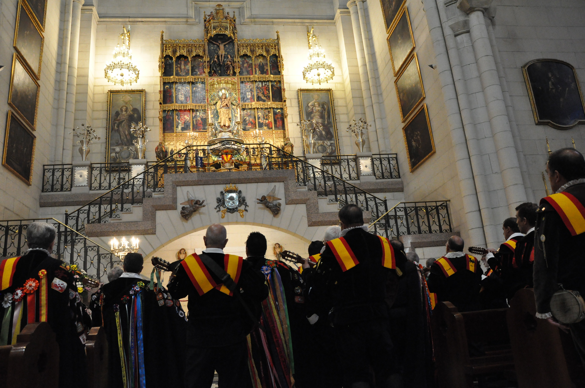 2017-06-03 - Homenaje de Tuna España a la Virgen de la Almudena