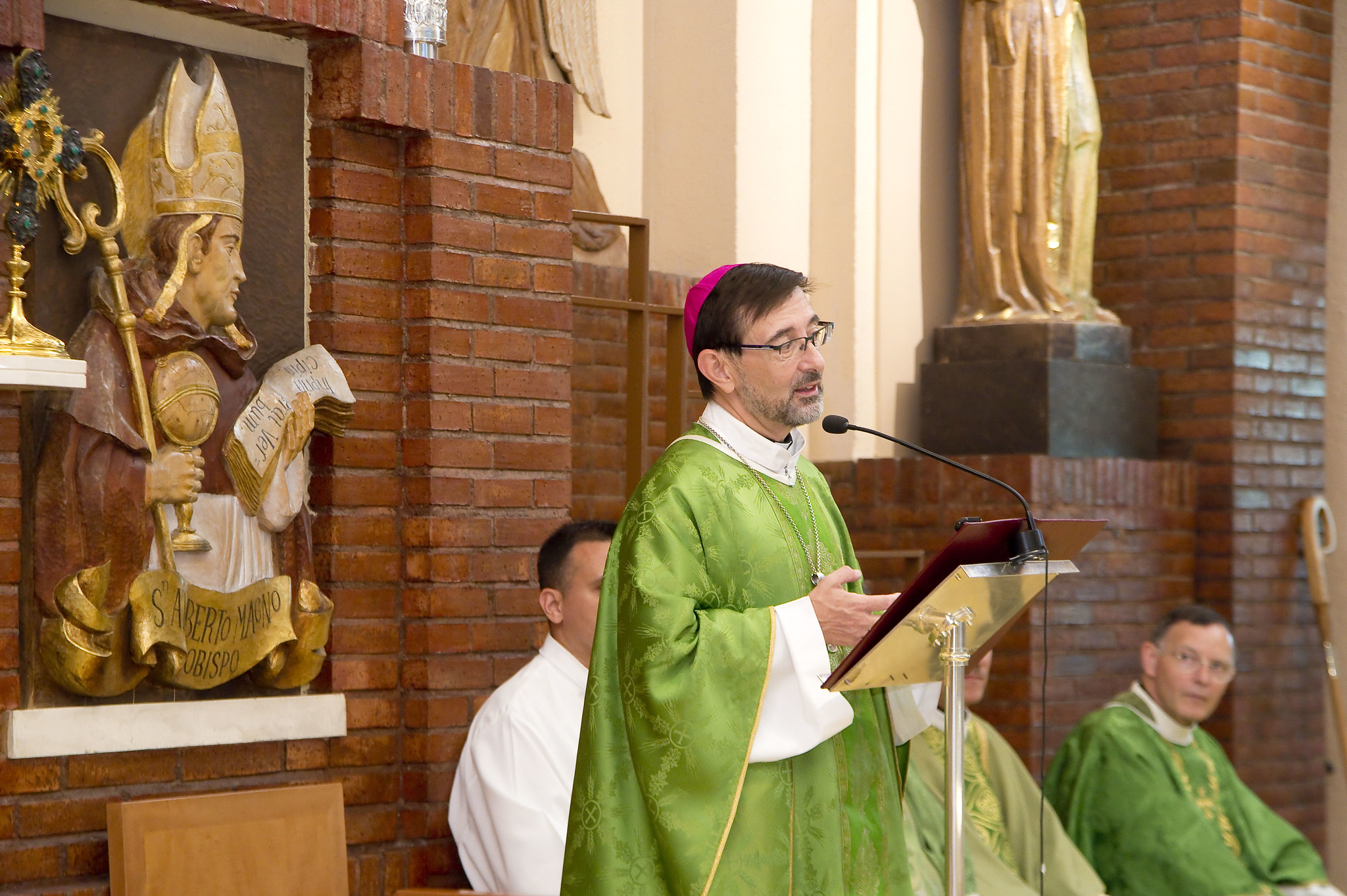 2023-07-16 - San Alberto Magno de Vallecas, la segunda Misa del arzobispo (y cardenal electo) de Madrid