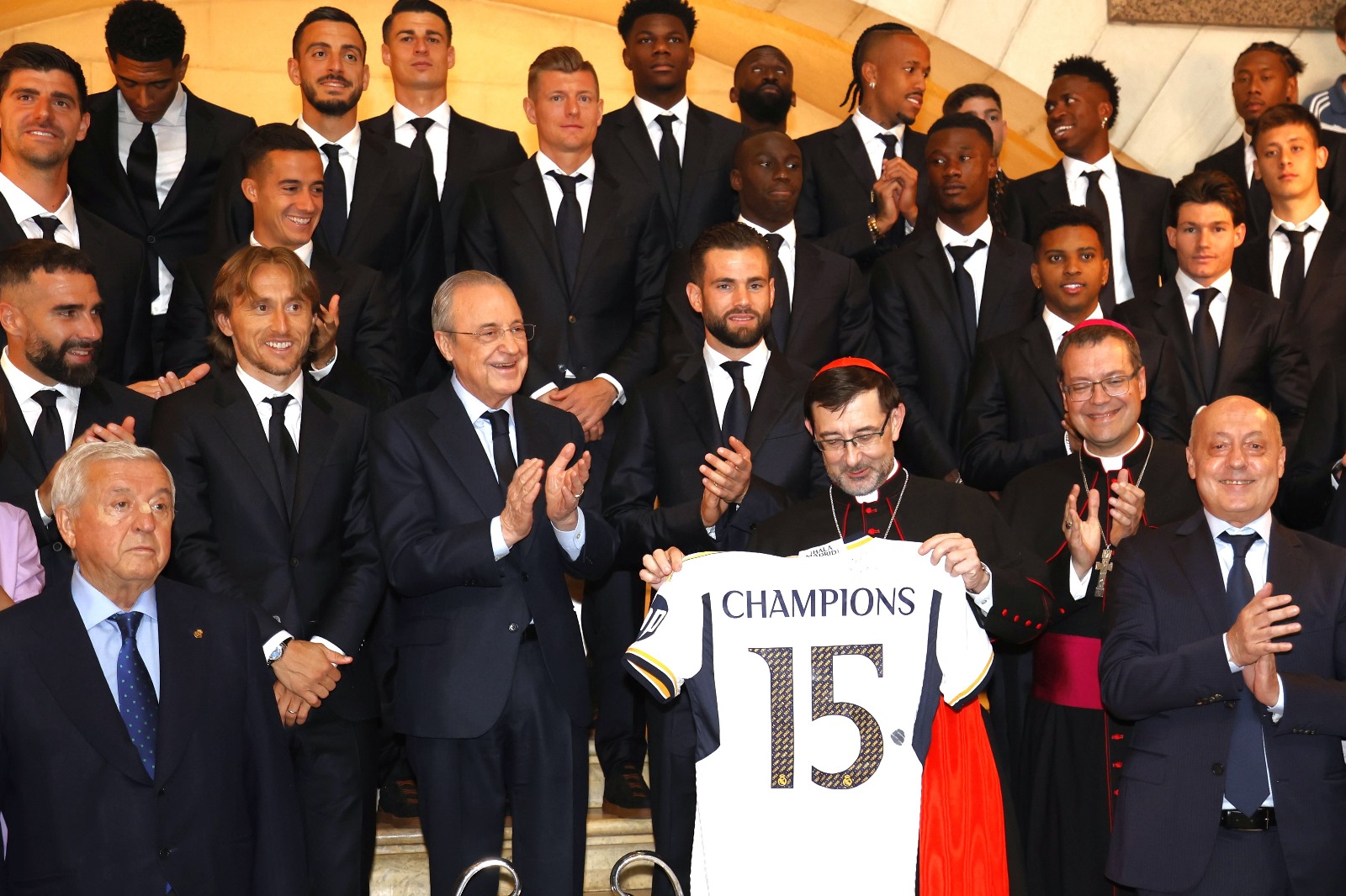 2024-06-02 - El Real Madrid ofrece la Champions a la Virgen de la Almudena