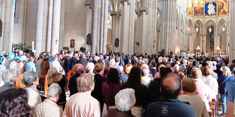 Funeral papa lateral