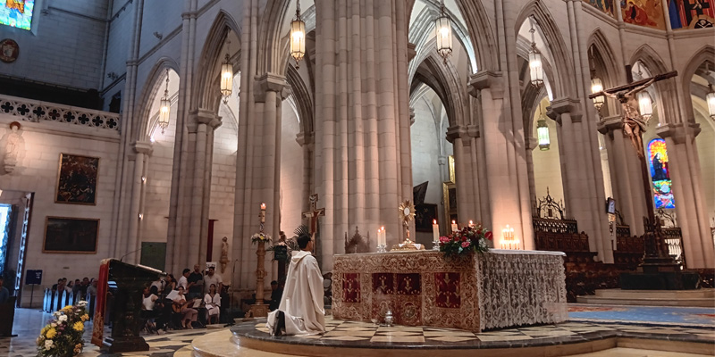 Velad y orad adoracion