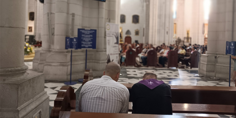 Velad y orad confesion