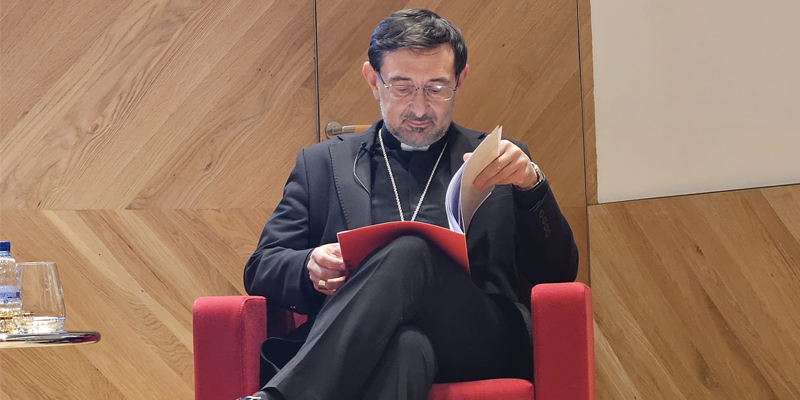 Cobo notarios primer plano