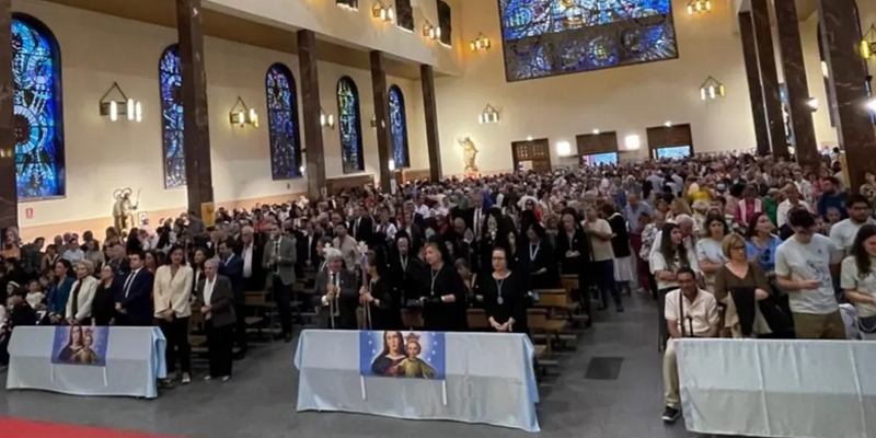 Basilica auxiliadora gente