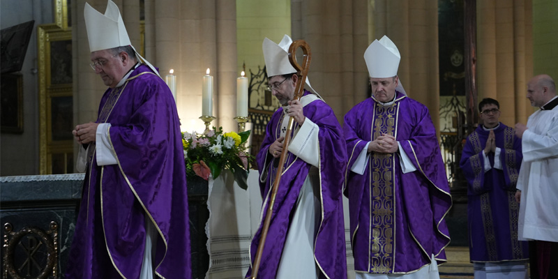 Funeral tren obispos