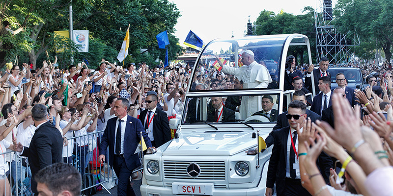 Papa julio vigilia