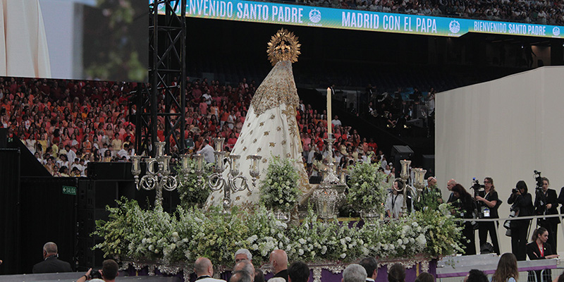 Bernabeu virgen mantook