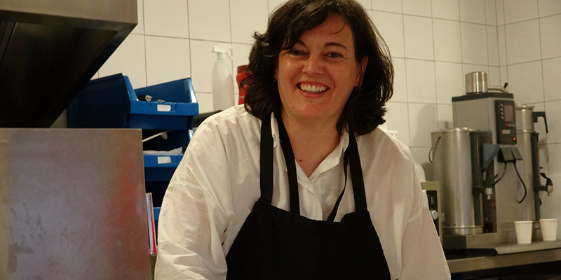 Teresa cedia sola