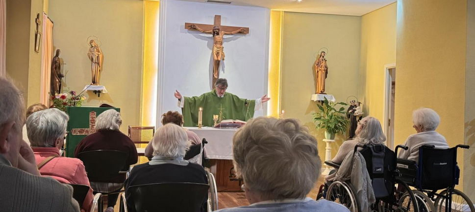 Screenshot 2025 02 05 at 14 54 49 Javier Ojeda delegado de Caritas Madrid visita la residencia Fundacion Santa Lucia Jesus esta cerca de nosotros. Jesus nos acompana Caritas Madrid