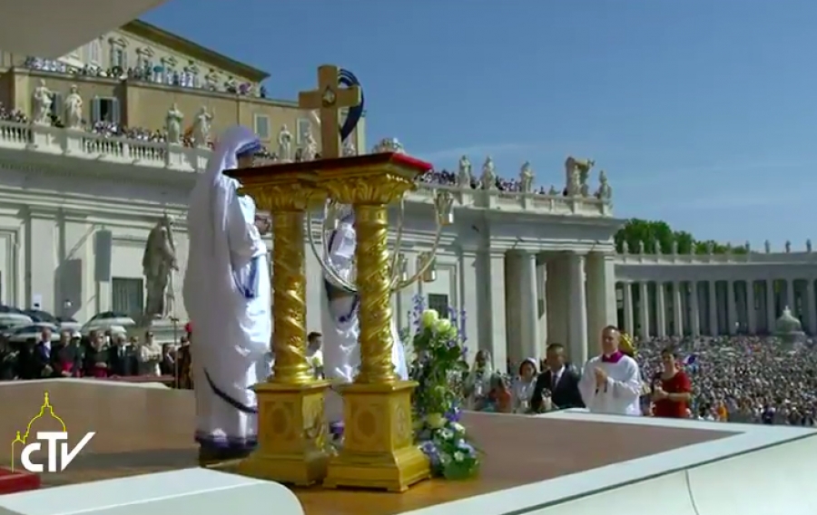 Madre Teresa ya es santa