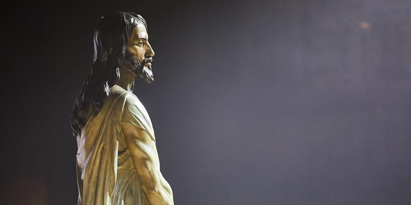 El Divino Cautivo celebra los 80 a&ntilde;os de su primera procesi&oacute;n saliendo de la catedral de la Almudena