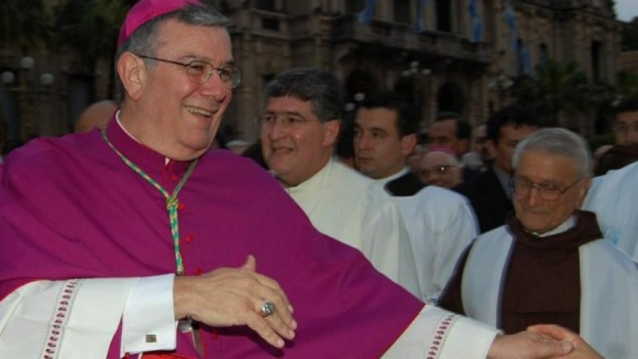 El arzobispo de Tucum&aacute;n: &laquo;Defendamos la familia porque no todos los modelos lo son&raquo;