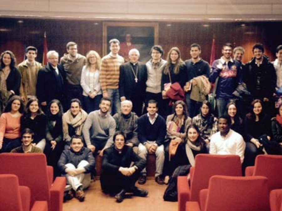 Reunión del Arzobispo de Madrid con universitarios