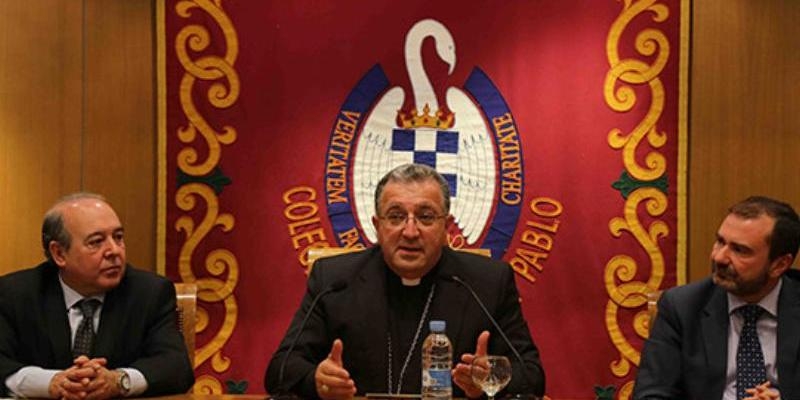 El consiliario nacional de la ACdP, monseñor Ginés García Beltrán, presenta el libro &#039;El hecho religioso en España hoy&#039;