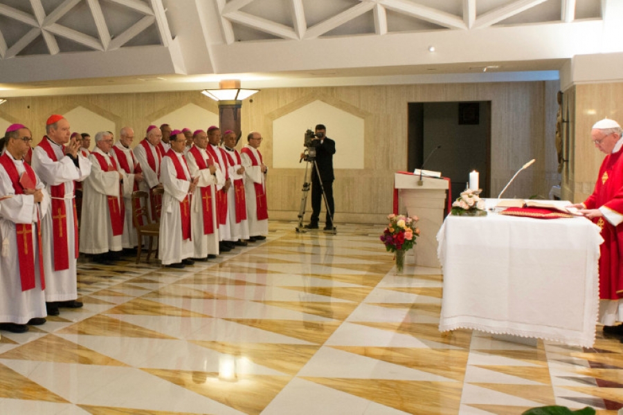 Francisco en Sta. Marta: &laquo;La corrupci&oacute;n es una forma de blasfemia&raquo;