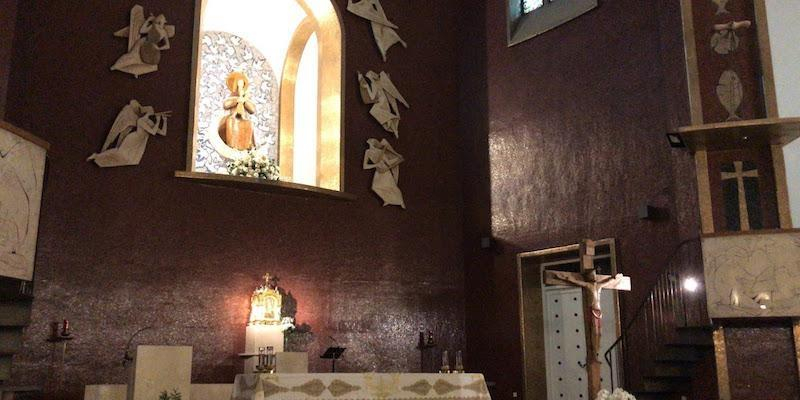 M&aacute;s de 30 adultos y j&oacute;venes reciben el sacramento de la Confirmaci&oacute;n en Nuestra Se&ntilde;ora de la Paz