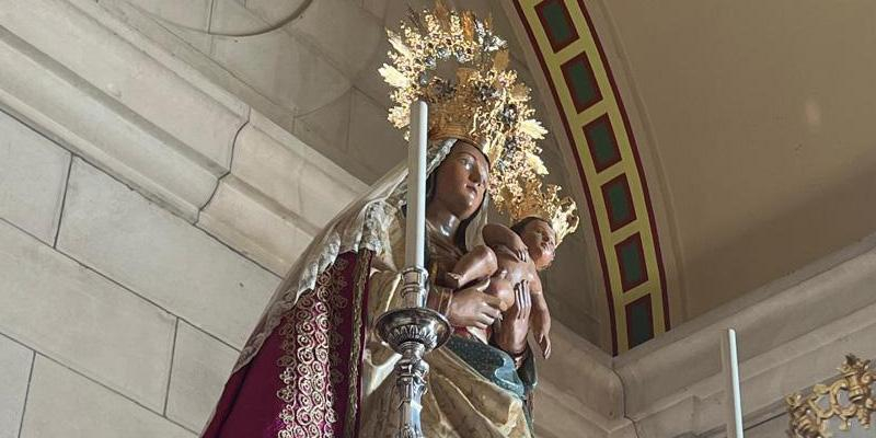 &laquo;A la Virgen de la Almudena le pedimos que descubramos la alegr&iacute;a de la vida&raquo;