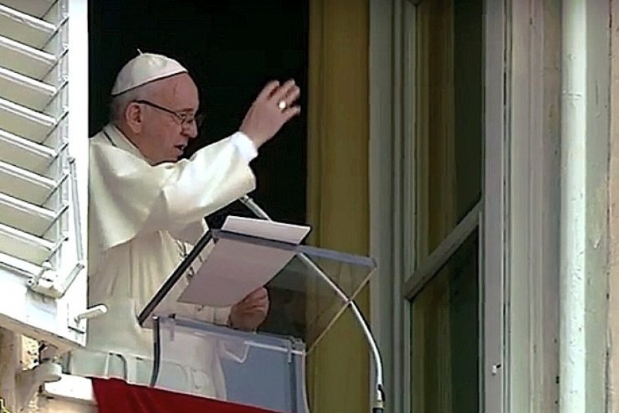 El Papa en el &Aacute;ngelus: 'El mundo m&aacute;s que nunca necesita de Cristo'