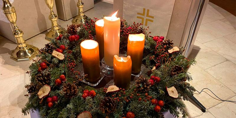 La parroquia Nuestra Se&ntilde;ora de los Desamparados y san Lucas nos da unas indicaciones para preparar una corona de Adviento