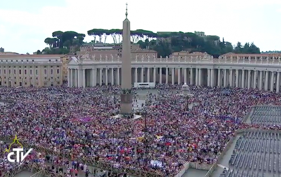 El Santo Padre pide oraciones por la crisis pol&iacute;tica de Gab&oacute;n