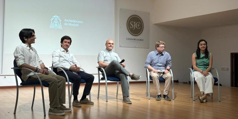 Encuentro del Papa en IFEMA con quienes de modo invisible hacen posible la visita