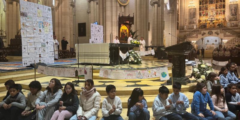 Los ni&ntilde;os impulsan a la Iglesia de Madrid a rezar por Francisco: &laquo;Seguro que los frutos de esta oraci&oacute;n le han llegado al Papa y nos ha hecho m&aacute;s Iglesia&raquo;