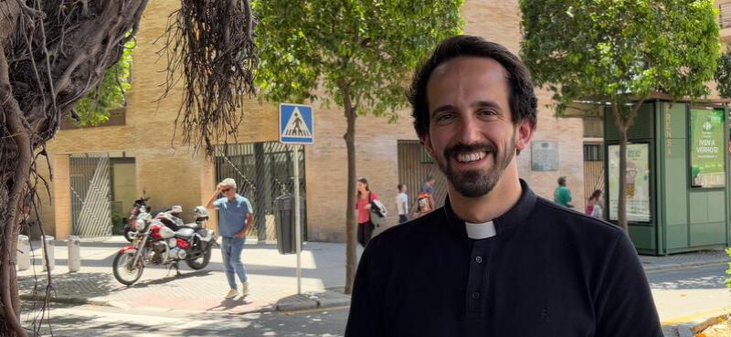 El sacerdote madrile&ntilde;o Carlos Gim&eacute;nez Rodr&iacute;guez, ganador del I Certamen de J&oacute;venes Escritores Cristianos convocado por el Grupo de Comunicaci&oacute;n Loyola