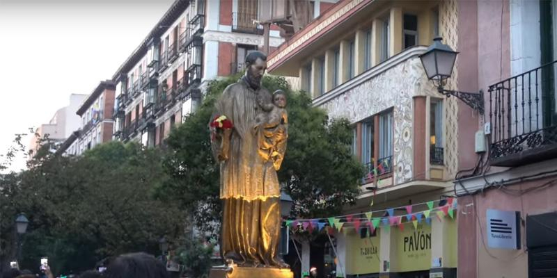 Madrid celebra a san Cayetano con una Misa presidida por el obispo auxiliar Vicente Mart&iacute;n y la tradicional procesi&oacute;n: &laquo;Se le pide mucho trabajo, m&aacute;s en estos tiempos, pero tambi&eacute;n salud&raquo;