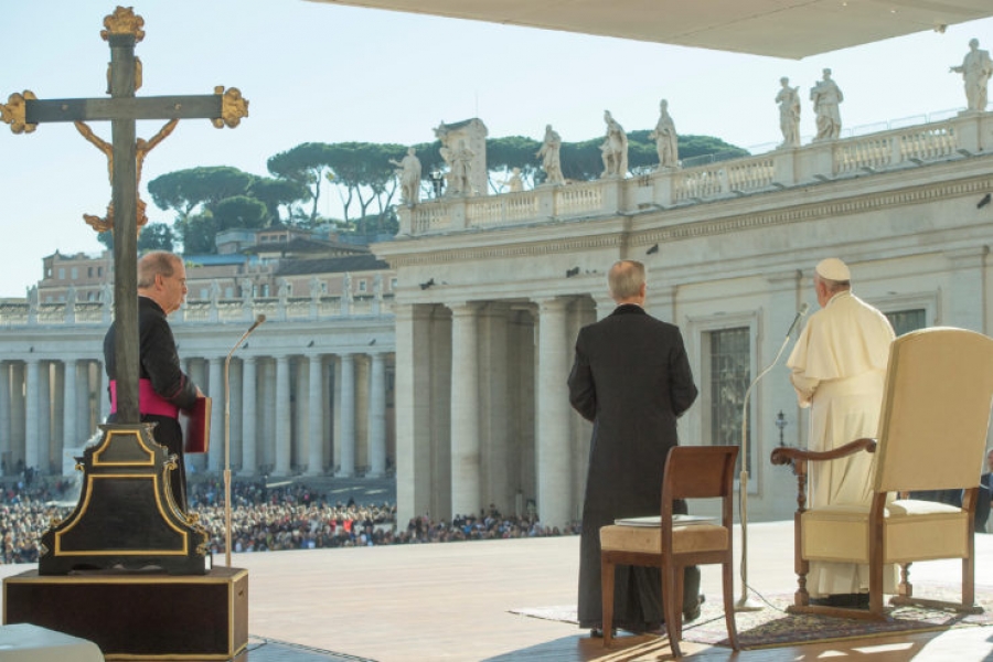 El Santo Padre pide que nadie se sienta abandonado ni acusado