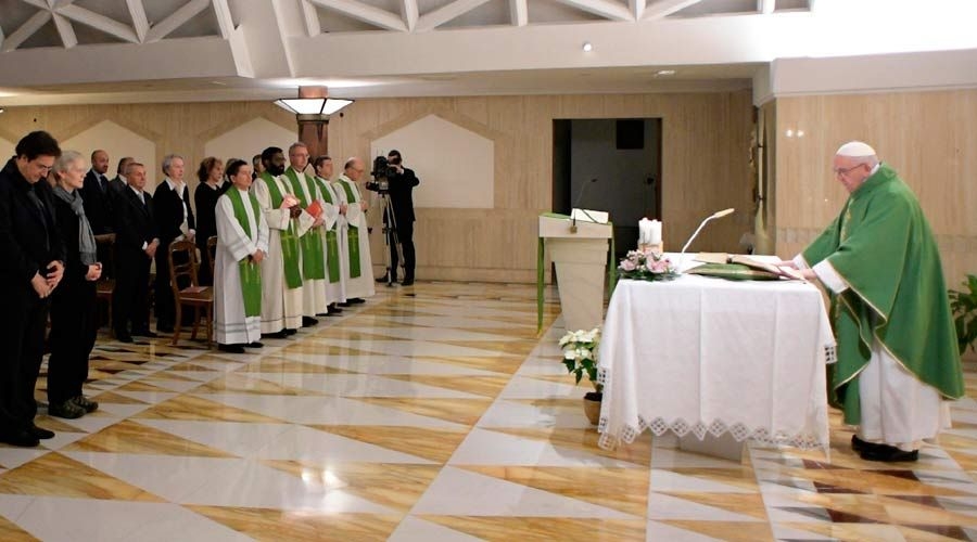 &iquest;Adorar en silencio? Un &laquo;camino&raquo; dif&iacute;cil pero necesario, seg&uacute;n el Papa