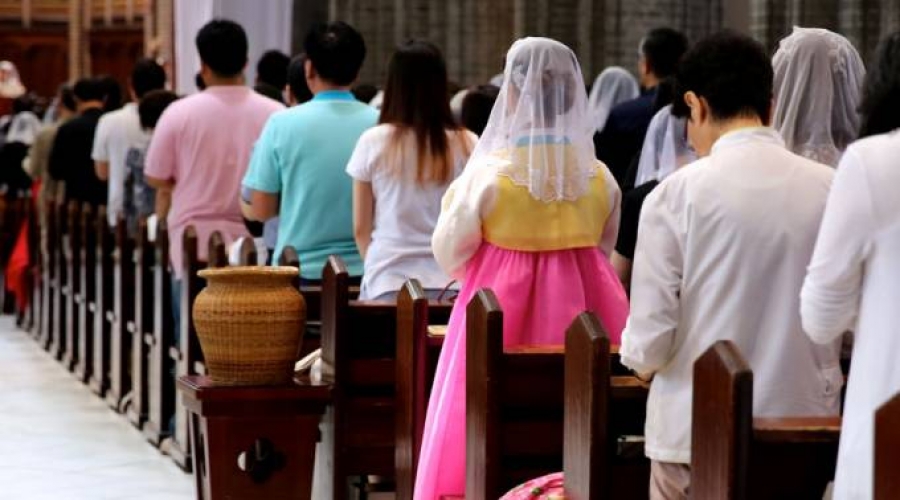 60 refugiados norcoreanos son bautizados cat&oacute;licos en Corea del Sur