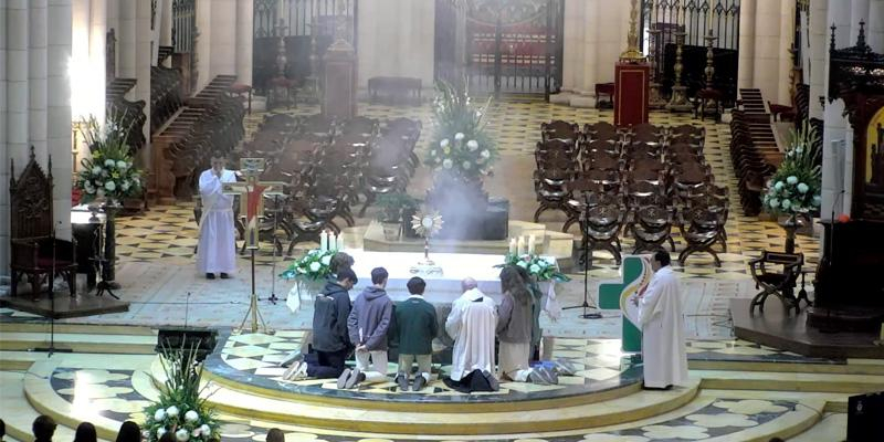El arzobispo alienta a los j&oacute;venes a acoger a Jesucristo en sus vidas y regalar &laquo;su Vida&raquo;