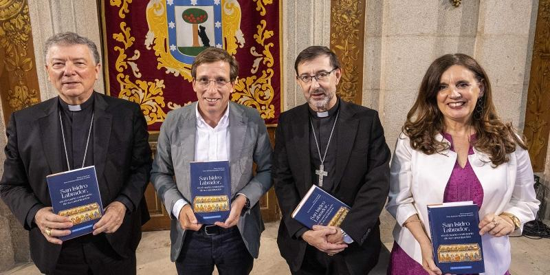 El alcalde de Madrid, Martínez-Almeida, rinde homenaje a san Isidro: «O Madrid asume su tradición Isidril o no será la ciudad que todos queremos»