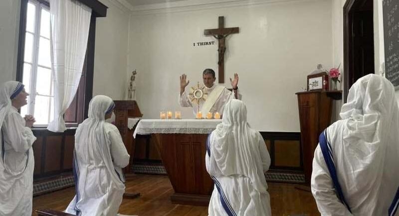 El di&aacute;cono permanente Francisco Jos&eacute; Garc&iacute;a-Roca publica el libro 'Estola cruzada': &laquo;Una vocaci&oacute;n preciosa y necesaria para la Iglesia del tercer milenio&raquo;