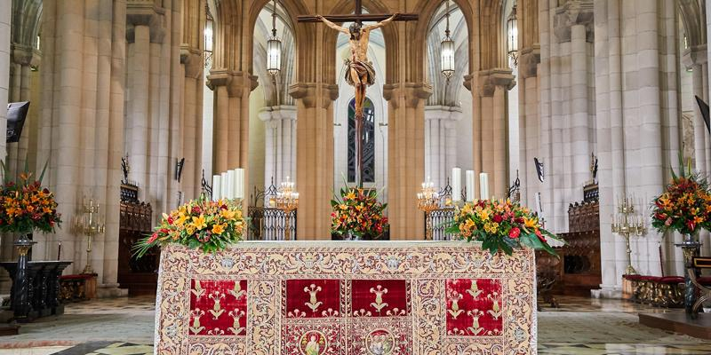 El cardenal Jos&eacute; Cobo preside las principales celebraciones de la Semana Santa en la catedral de la Almudena