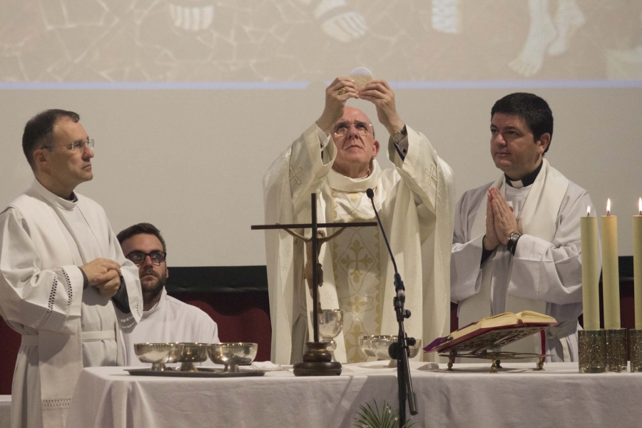 Monse&ntilde;or Osoro llama a los participantes en EncuentroMadrid &laquo;a llevar el sabor y la luz de Cristo, que el mundo necesita&raquo;