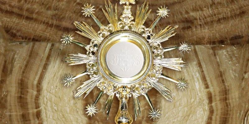 Vigilia extraordinaria de la Adoraci&oacute;n Nocturna Femenina como preparaci&oacute;n a la solemnidad de la Asunci&oacute;n