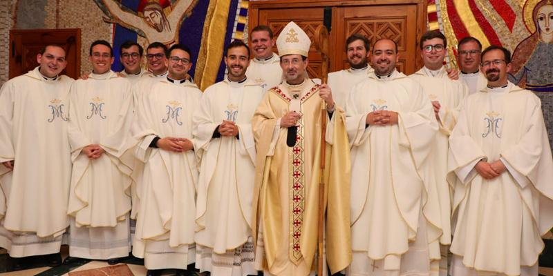 El cardenal Jos&eacute; Cobo, a los nuevos sacerdotes de la di&oacute;cesis de Madrid: &laquo;Desde este d&iacute;a os deb&eacute;is en amor a Jesucristo y a su Iglesia&raquo;