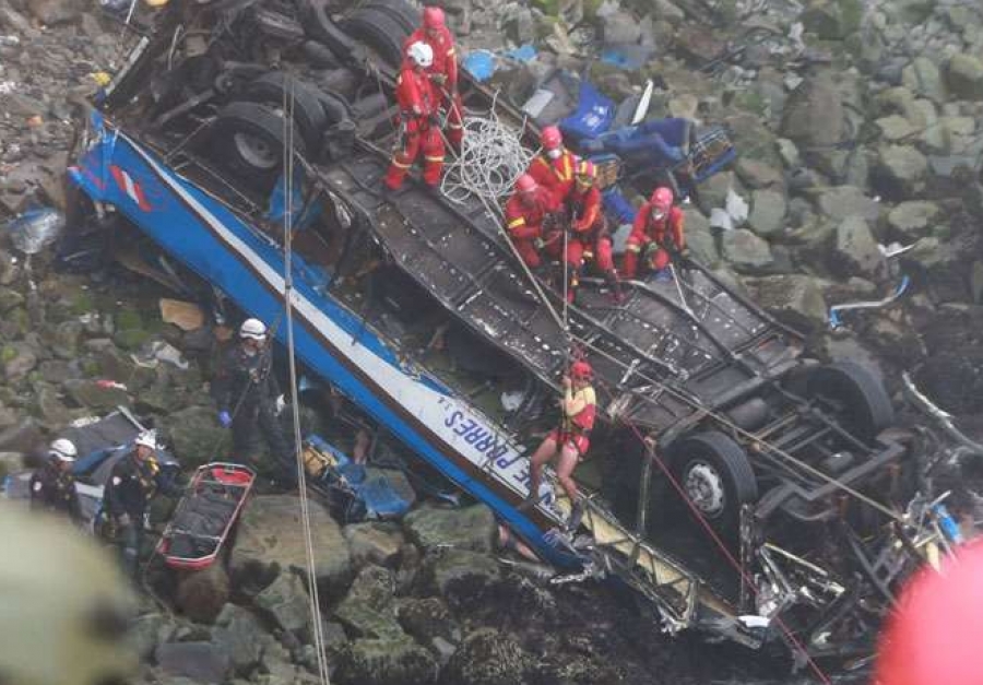 P&eacute;same del Papa Francisco por accidente que dej&oacute; 51 muertos en Per&uacute;