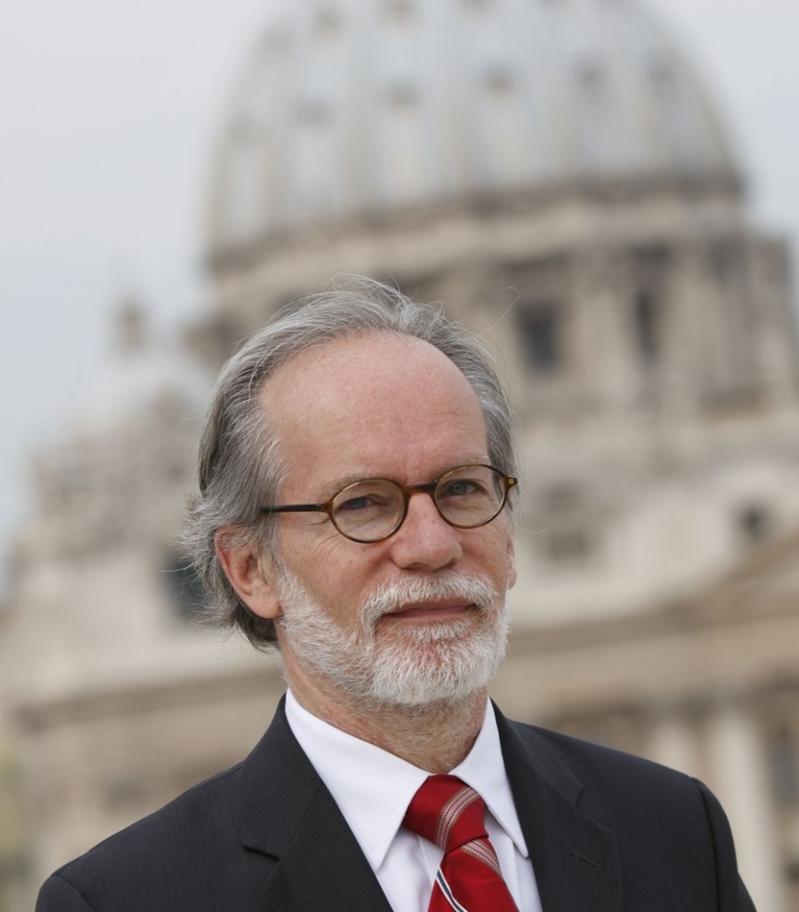 Las profec&iacute;as del Vaticano, es el tema del nuevo libro de John Thavis