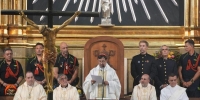 El Cardenal Jos&eacute; Cobo llama en La Paloma a &laquo;ser vecinos que dan luz&raquo;